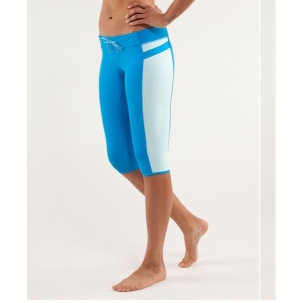Lululemon Sz 10 Heat It Up Crop Beach Blanket Blue Run Cross Fit Gym Summer Yoga
